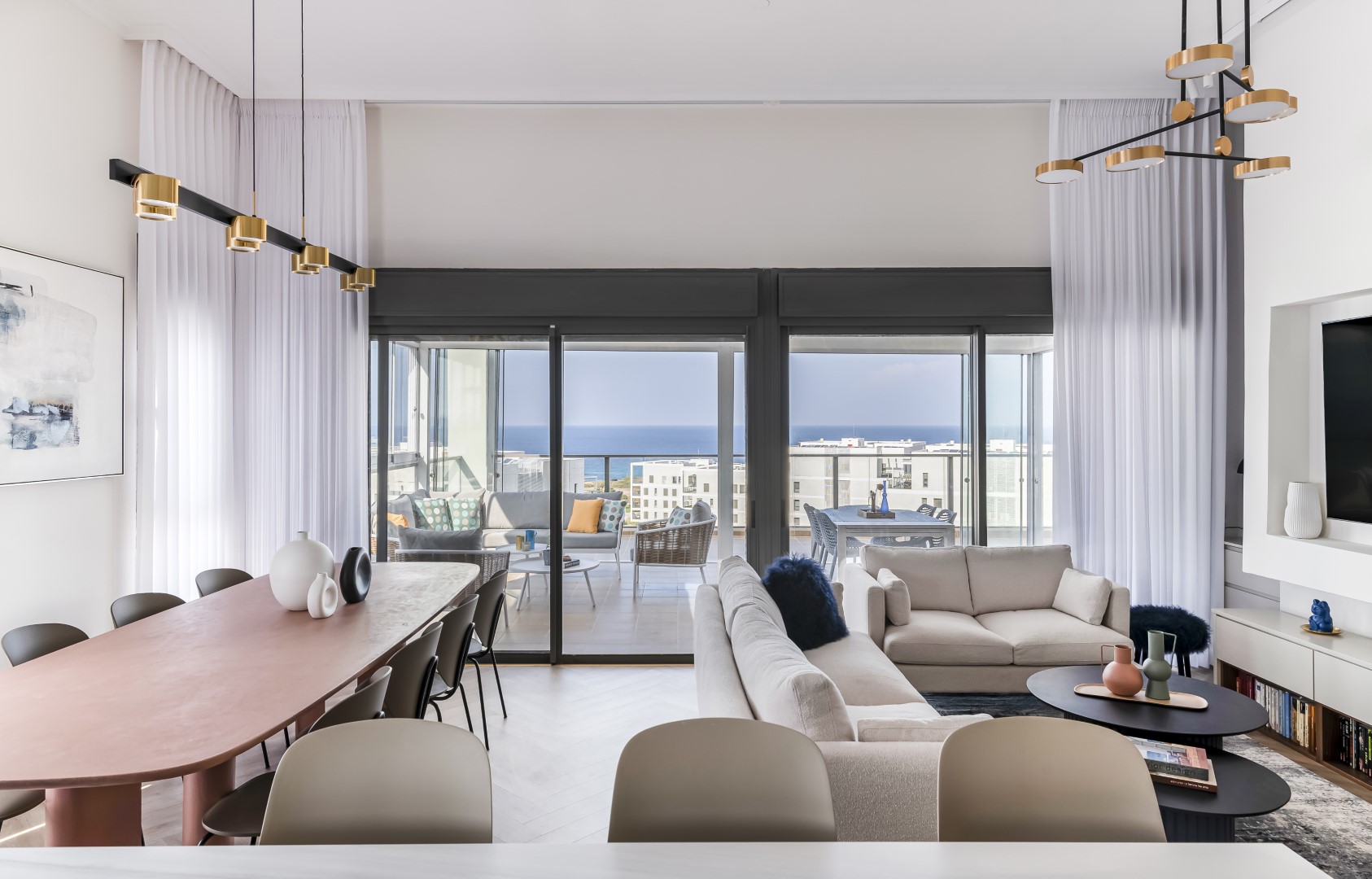 פנטהאוז אכזיב 